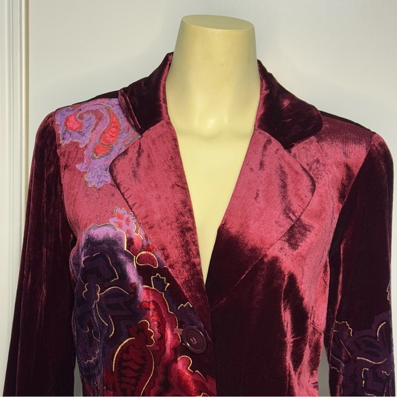 Coldwater Creek Long Velvet Jacket in Deep Red & Paisley Graphic Prints 8 EUC - Picture 6 of 17